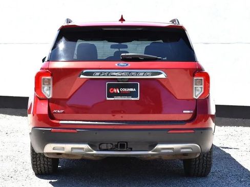 Used 2020 Ford Explorer XLT w/ Equipment Group 202A AWD/4WD image 4