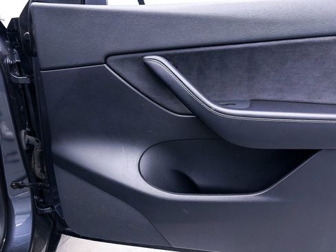Used 2021 Tesla Model Y Performance image 29