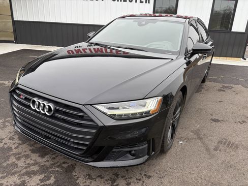 Used 2020 Audi S8 L image 3