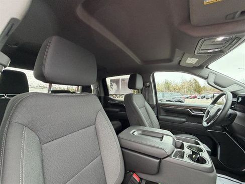 Used 2023 Chevrolet Silverado 1500 LT w/ Z71 Off-Road Package AWD/4WD image 17