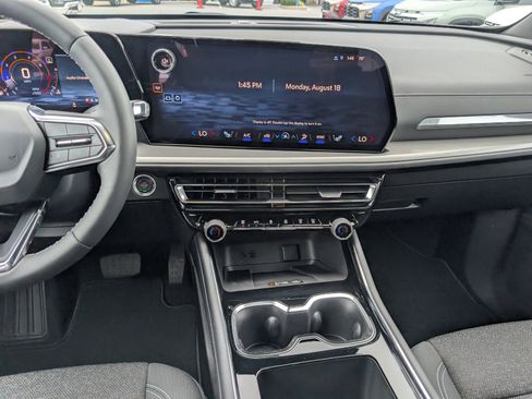 New 2026 Chevrolet Traverse LT w/ Driver Confidence Package image 17