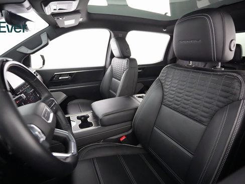 Used 2024 GMC Sierra EV Denali image 4