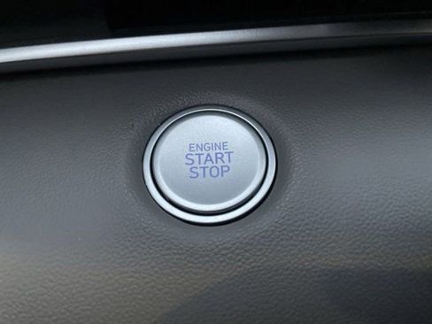 Used 2023 Hyundai Elantra SEL w/ Cargo Package image 13