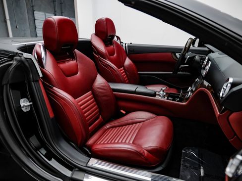Used 2017 Mercedes-Benz SL 550 image 52