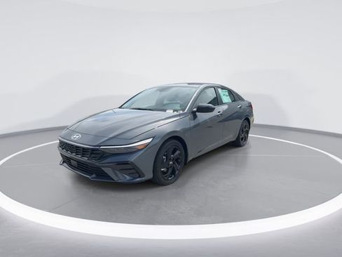 New 2026 Hyundai Elantra SEL Sport Premium FWD image 3