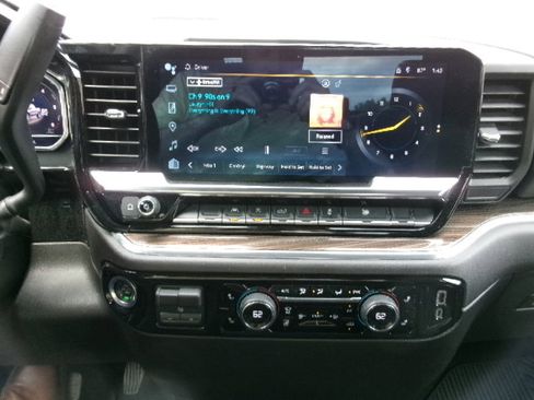 Used 2025 Chevrolet Silverado 1500 LT image 28