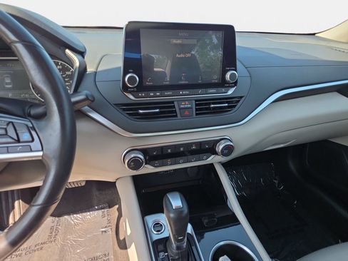 Used 2022 Nissan Altima 2.5 SV w/ SV Premium Package FWD image 20