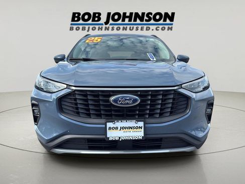 Used 2025 Ford Escape Platinum AWD/4WD image 2