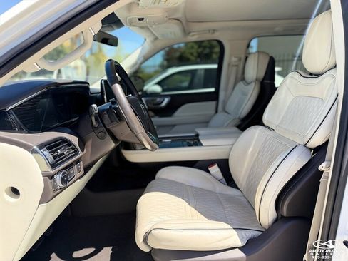 Used 2021 Lincoln Navigator Black Label w/ Cargo Convenience Package AWD/4WD image 21