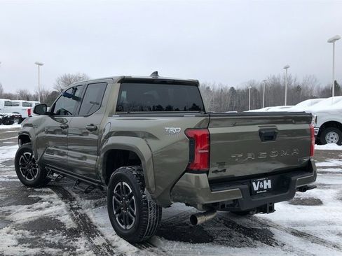 Used 2025 Toyota Tacoma TRD Sport image 25