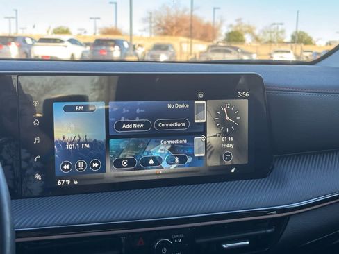 Used 2025 Nissan Kicks SR w/ SR Premium Package image 25