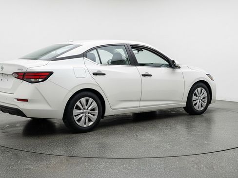 Used 2025 Nissan Sentra S FWD image 9