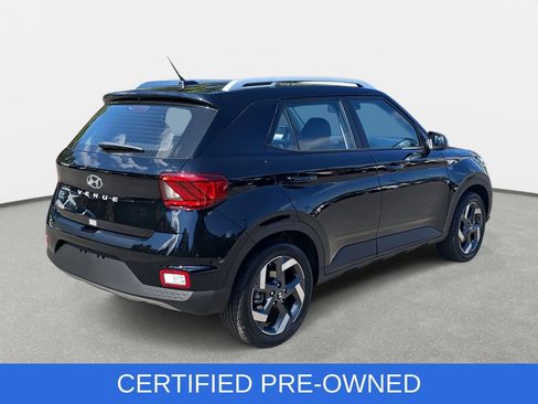 Used 2025 Hyundai Venue SEL FWD image 5