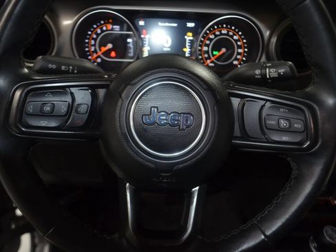 Used 2021 Jeep Gladiator Sport image 30