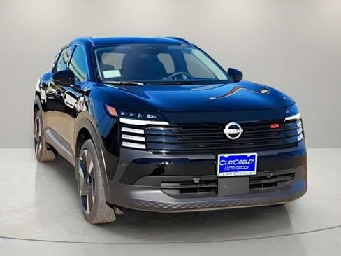 Certified 2025 Nissan Kicks SR FWD image 1