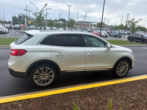 Used 2017 Lincoln MKX Reserve w/ Lincoln MKX Climate Package AWD/4WD image 6