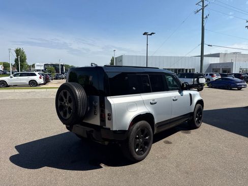 Used 2024 Land Rover Defender 110 X-Dynamic SE AWD/4WD image 5