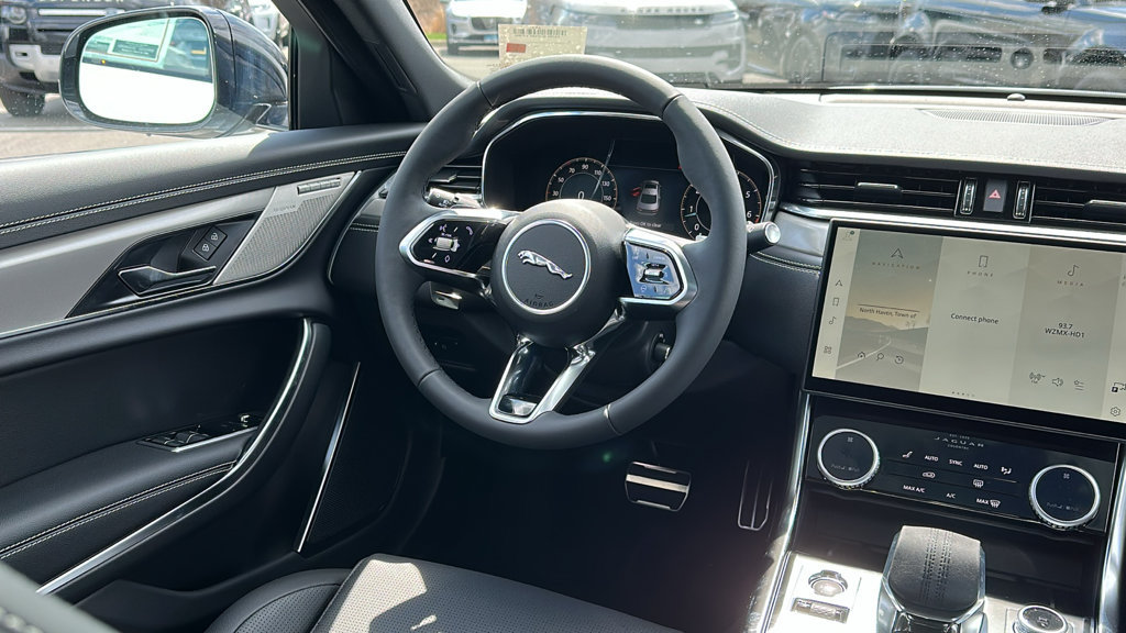 Used 2024 Jaguar XF R-Dynamic SE AWD/4WD image 26