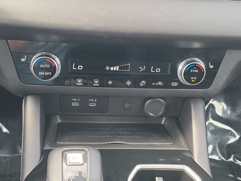 Used 2025 Mitsubishi Outlander SE AWD/4WD image 30