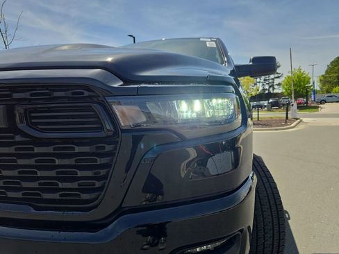 New 2026 RAM 1500 Express AWD/4WD image 32