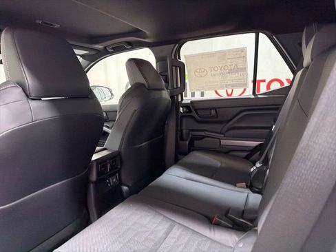 Used 2026 Toyota 4Runner TRD Off-Road Premium AWD/4WD image 17