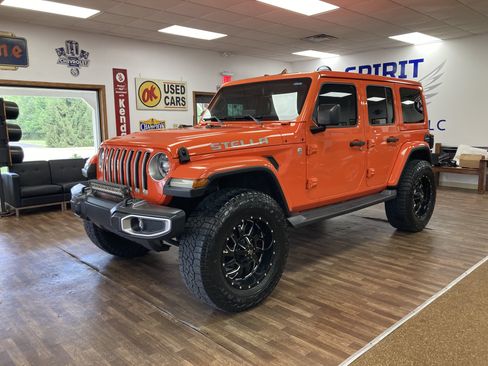 Used 2018 Jeep Wrangler Unlimited Sahara AWD/4WD image 1