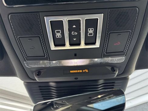 Certified 2025 Land Rover Discovery Dynamic SE image 21