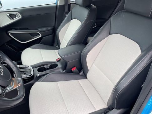 Used 2023 Kia Soul GT-Line image 11