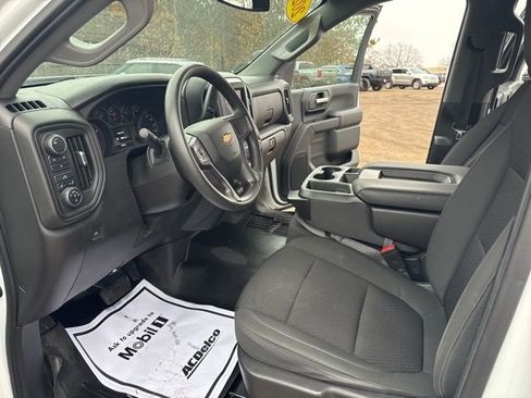 Used 2021 Chevrolet Silverado 2500 Custom w/ Custom Value Package image 17