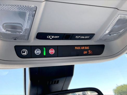 Used 2024 GMC Terrain SLE FWD image 33