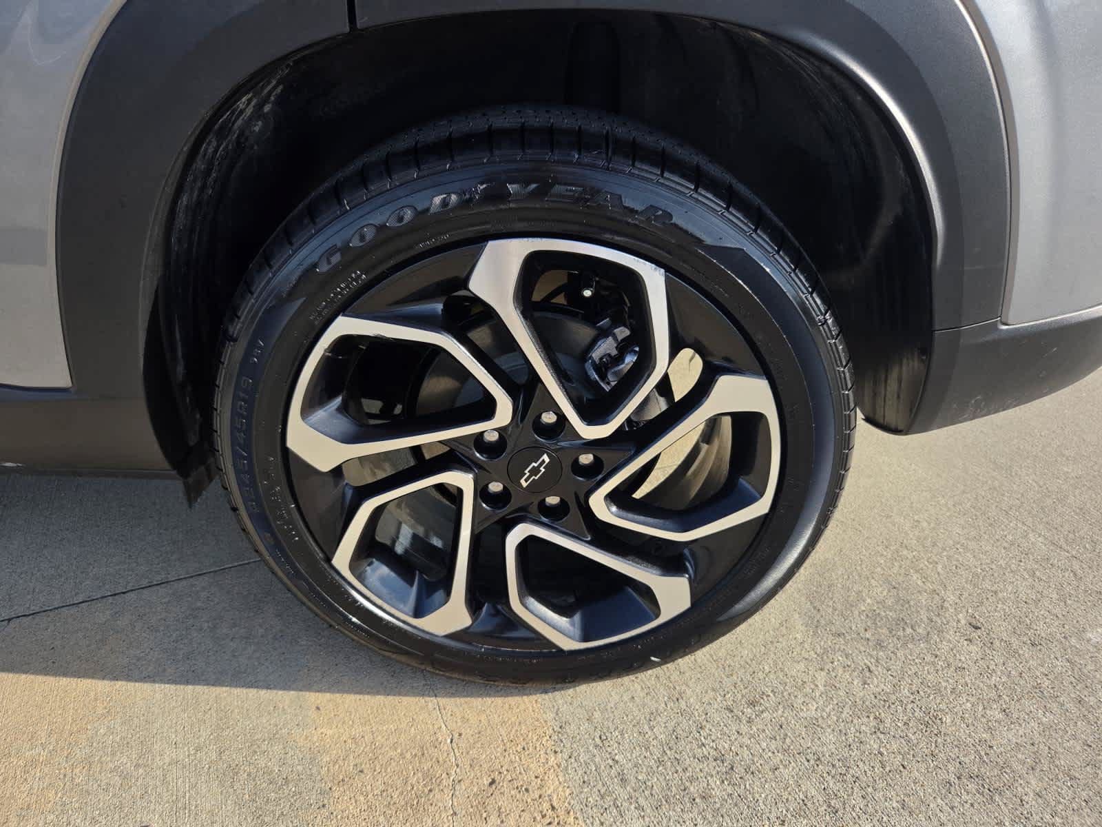 Used 2026 Chevrolet Trax RS FWD image 25