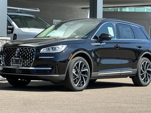 New 2025 Lincoln Corsair Reserve w/ Equipment Group 202A image 7