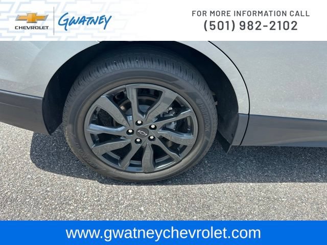 Used 2023 Chevrolet Equinox RS FWD image 11