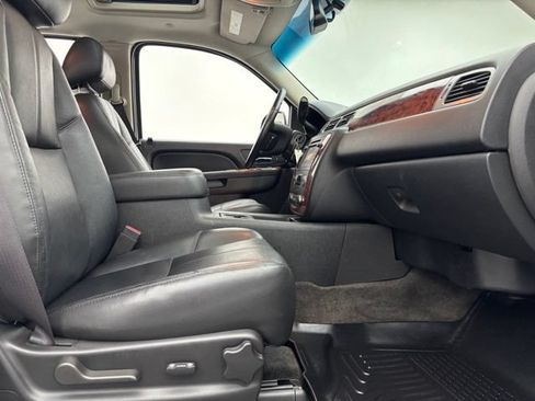 Used 2012 Chevrolet Avalanche LT AWD/4WD image 30