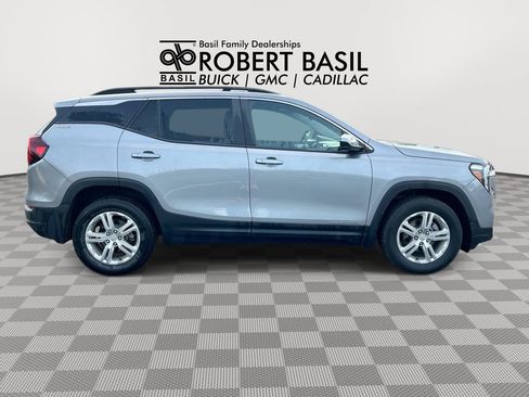 Used 2024 GMC Terrain SLE AWD/4WD image 9