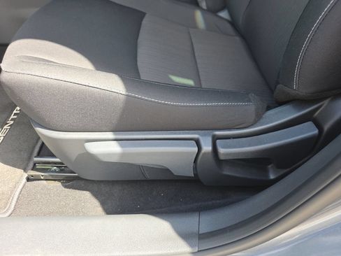 Used 2025 Nissan Sentra SV FWD image 14