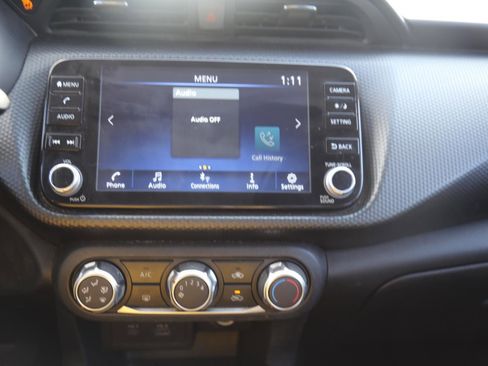 Used 2023 Nissan Kicks SV image 11