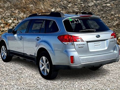 Used 2013 Subaru Outback 2.5i Limited w/ Moonroof Pkg image 11