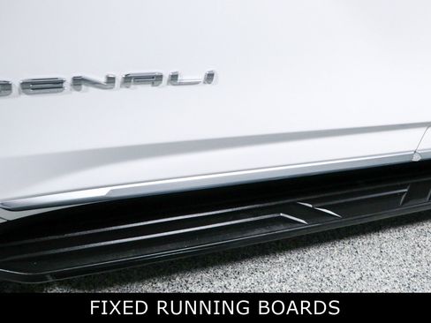 Used 2023 GMC Yukon Denali RWD image 12