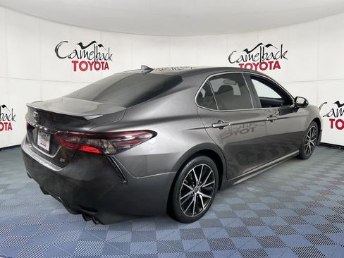 Used 2022 Toyota Camry SE image 8