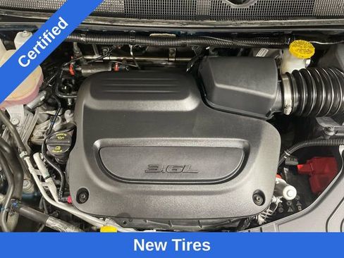 Used 2025 Chrysler Pacifica Limited FWD image 27