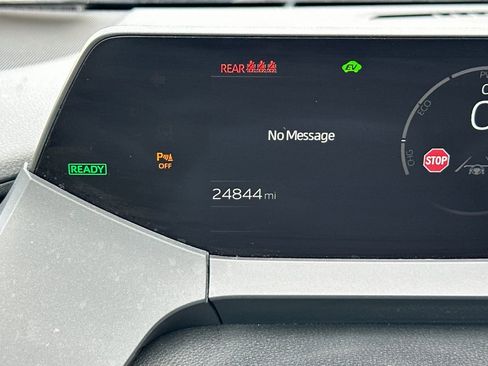 Used 2023 Toyota Prius LE image 28