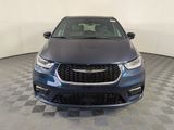 New 2025 Chrysler Pacifica Select image 2