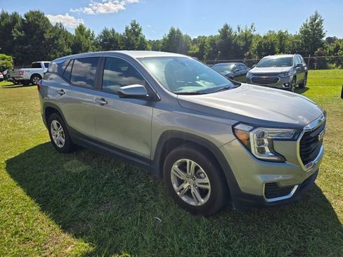 Used 2024 GMC Terrain SLE FWD image 11