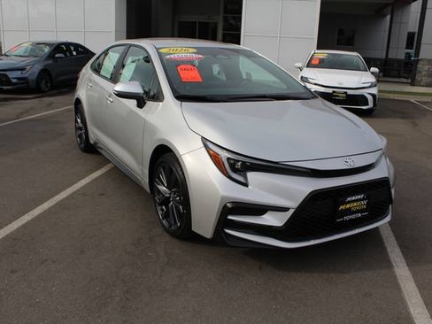 Certified 2026 Toyota Corolla SE FWD image 2