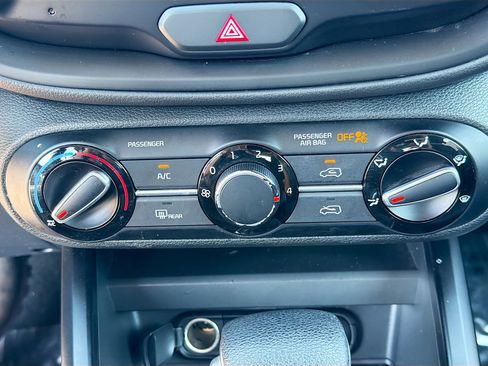 Used 2022 Kia Soul LX image 31