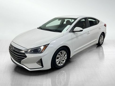 Used 2020 Hyundai Elantra SE image 2
