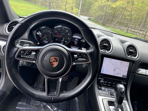 Used 2017 Porsche 718 Cayman RWD image 26