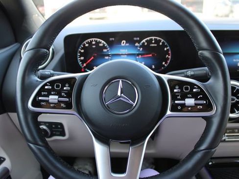 Used 2023 Mercedes-Benz GLA 250 4MATIC image 10