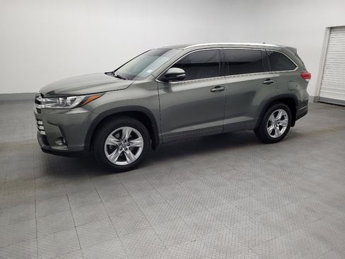 Used 2019 Toyota Highlander Limited image 2